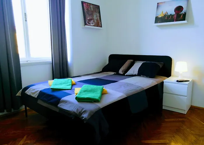 Pula-Center Apartments And Rooms