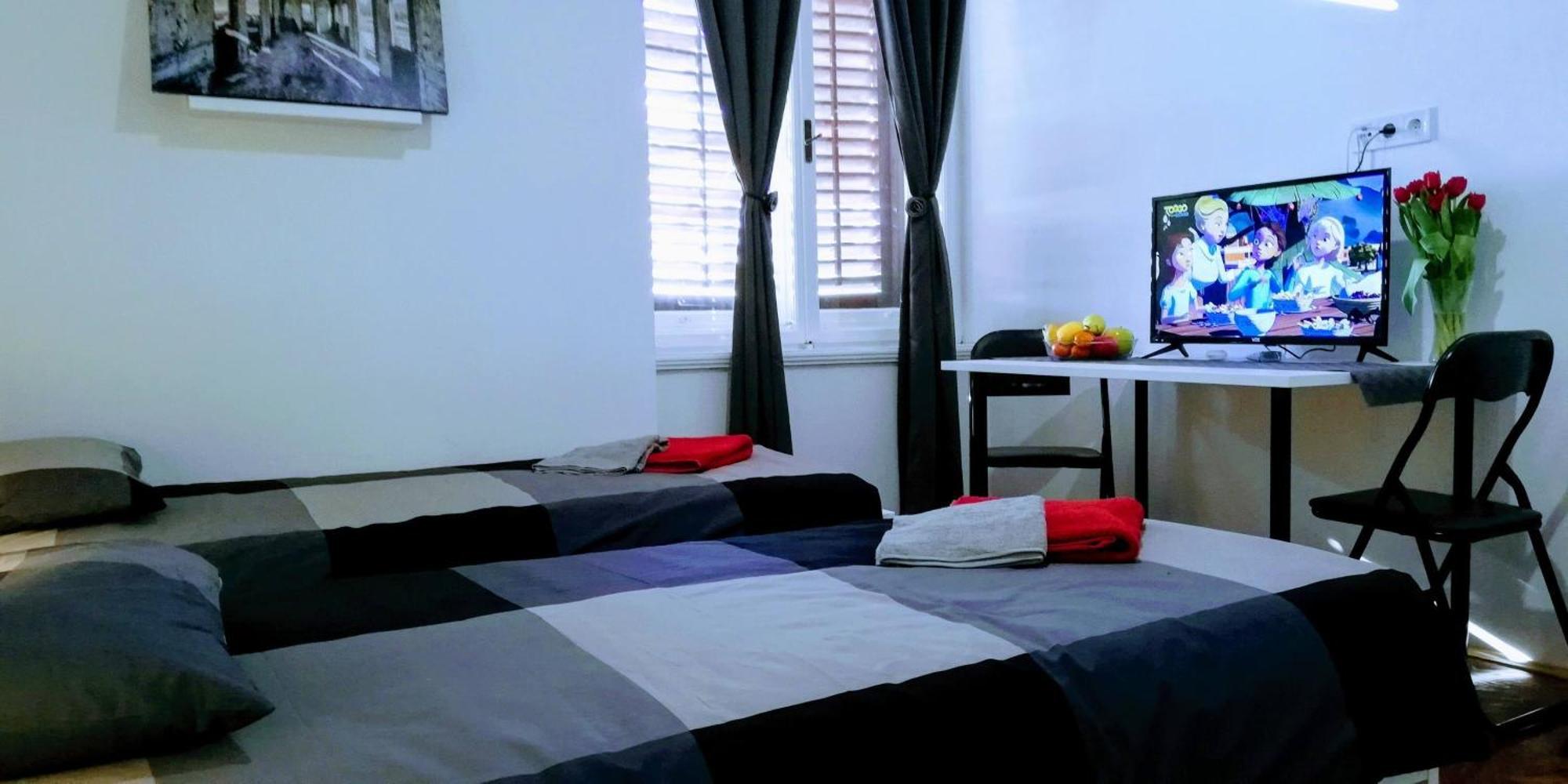 Apartman Pula-center And *